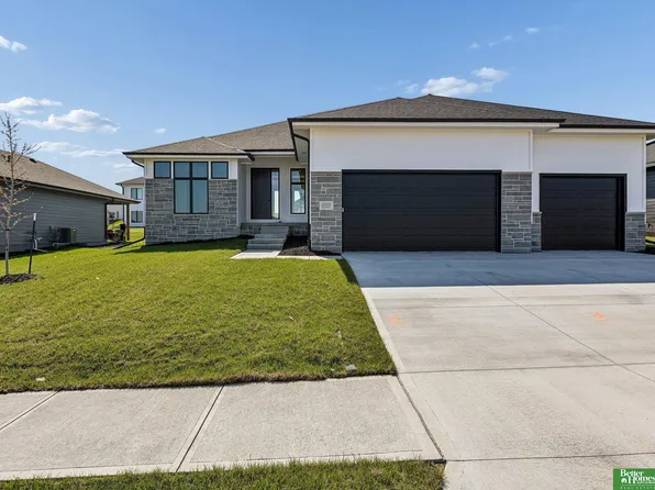 12375 Lake Vista Dr, Papillion, NE 68046