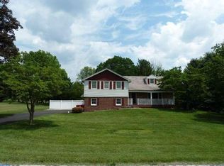 6 Chapel View Ln, Phoenixville, PA 19460