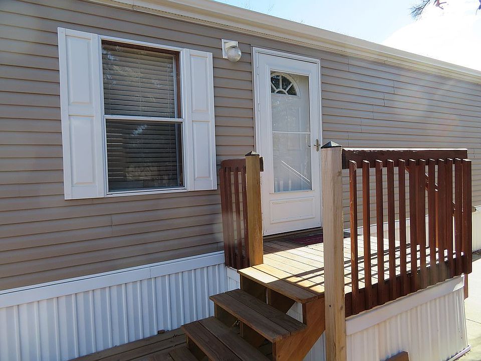 Main door to Living Room