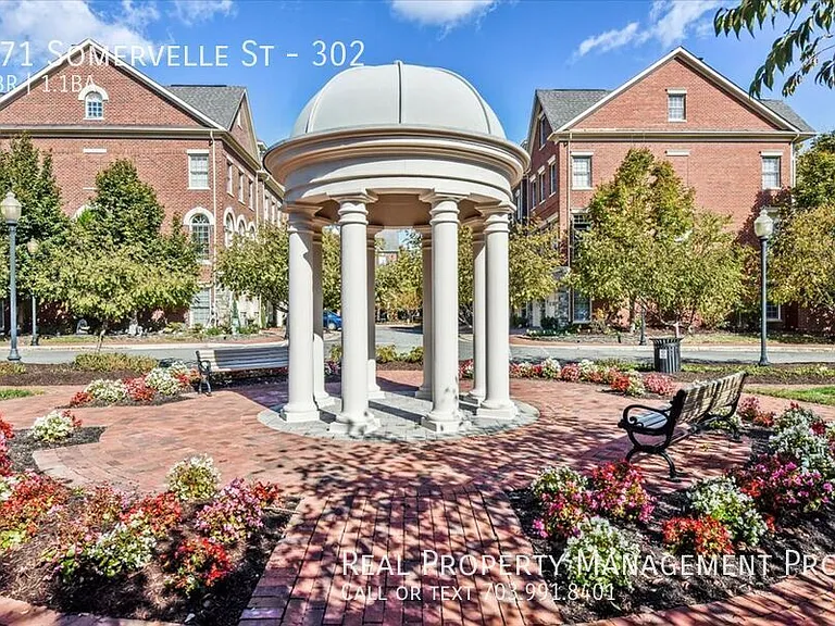 171 Somervelle St #302 — Photo 32