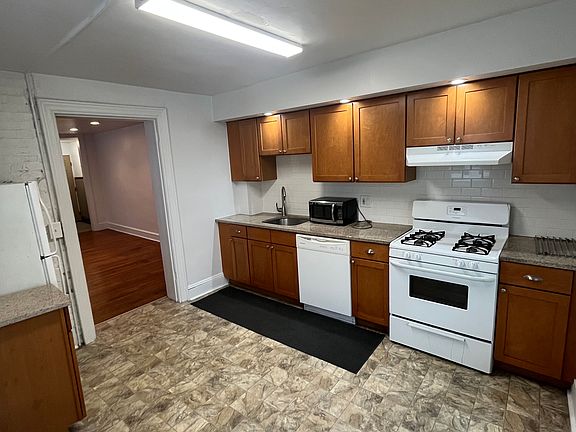 5th image of 1412 S 15th St Floor 2