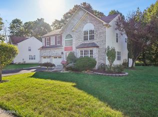 2 Stratton Rd, Matawan, NJ 07747