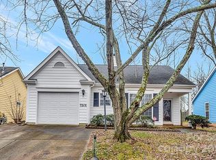 7201 Meadow Glen Dr, Charlotte, NC 28227