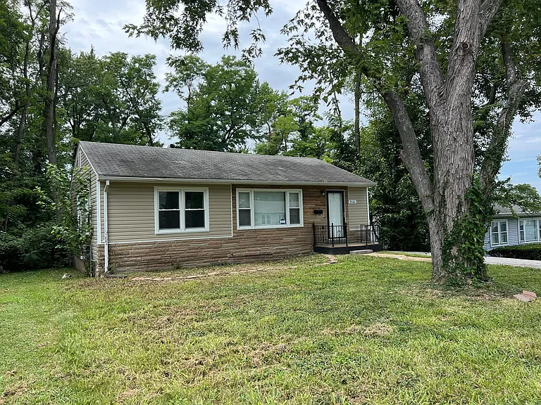 9112 Belcour Dr — Photo 15