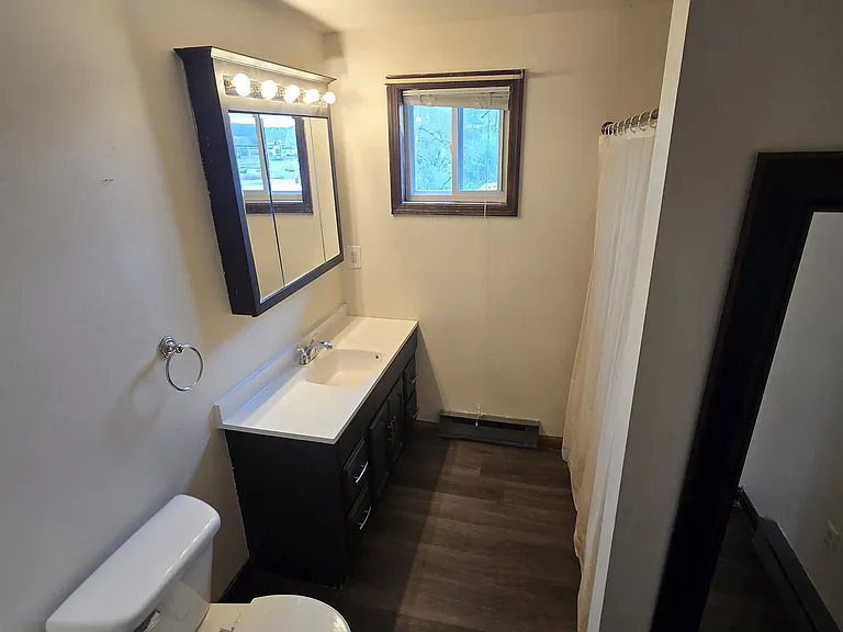 718 East St — Photo 16