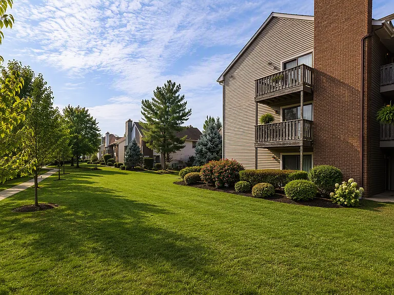 1222 Ravens Crest Dr — Photo 15
