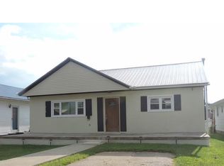 912 Ann St, Ravenswood, WV 26164