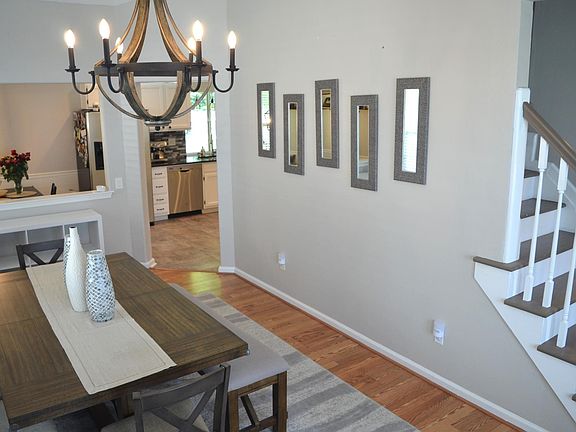 3rd image of 1308 Guardhouse Cir #1