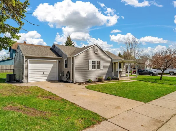 922 16th St, Port Huron, MI 48060