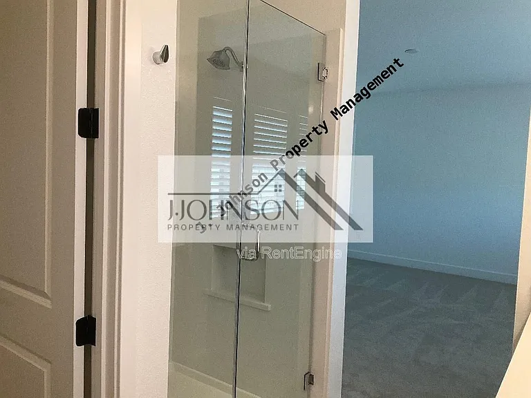 49 W Piazza St — Photo 7