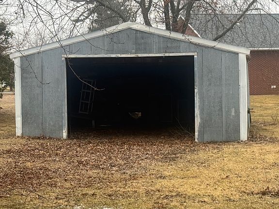 3rd image of 533 N Madison St