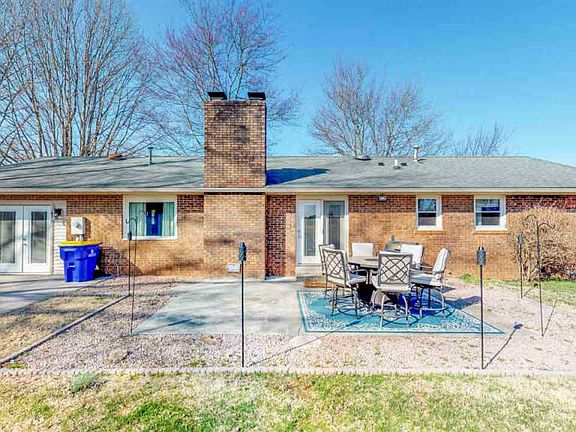 4th image of 1608 Kenilwood Way