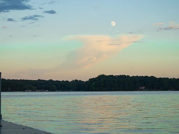 4th image of 3631 Breaknock Rd