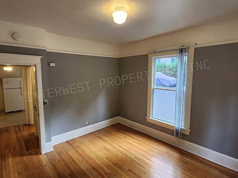 117 King Avenue 2156 Davis St — Photo 11
