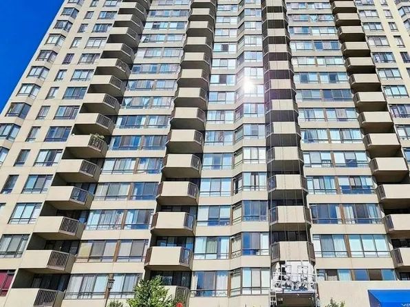 275 Bamburgh Cir Unit 501, Toronto, ON M1W 3X4
