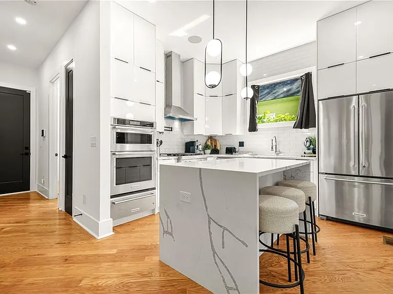 2186 Park Ter — Photo 10