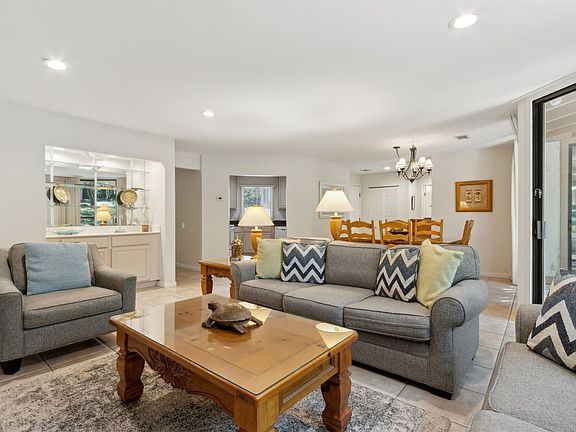 3rd image of 2326/2328 Boxwood Ln #2326