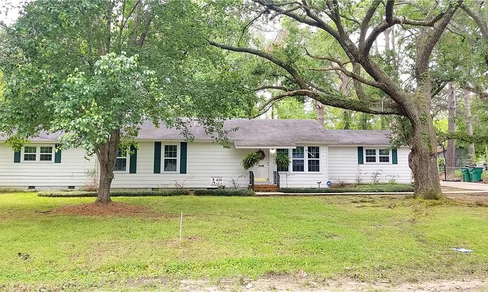 1st image of 303 Louisiana St