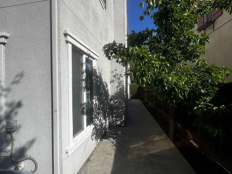 511 W Las Brisas Dr — Photo 49