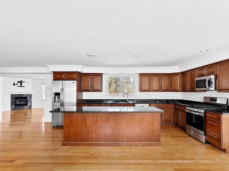 47 Fottler Rd — Photo 2