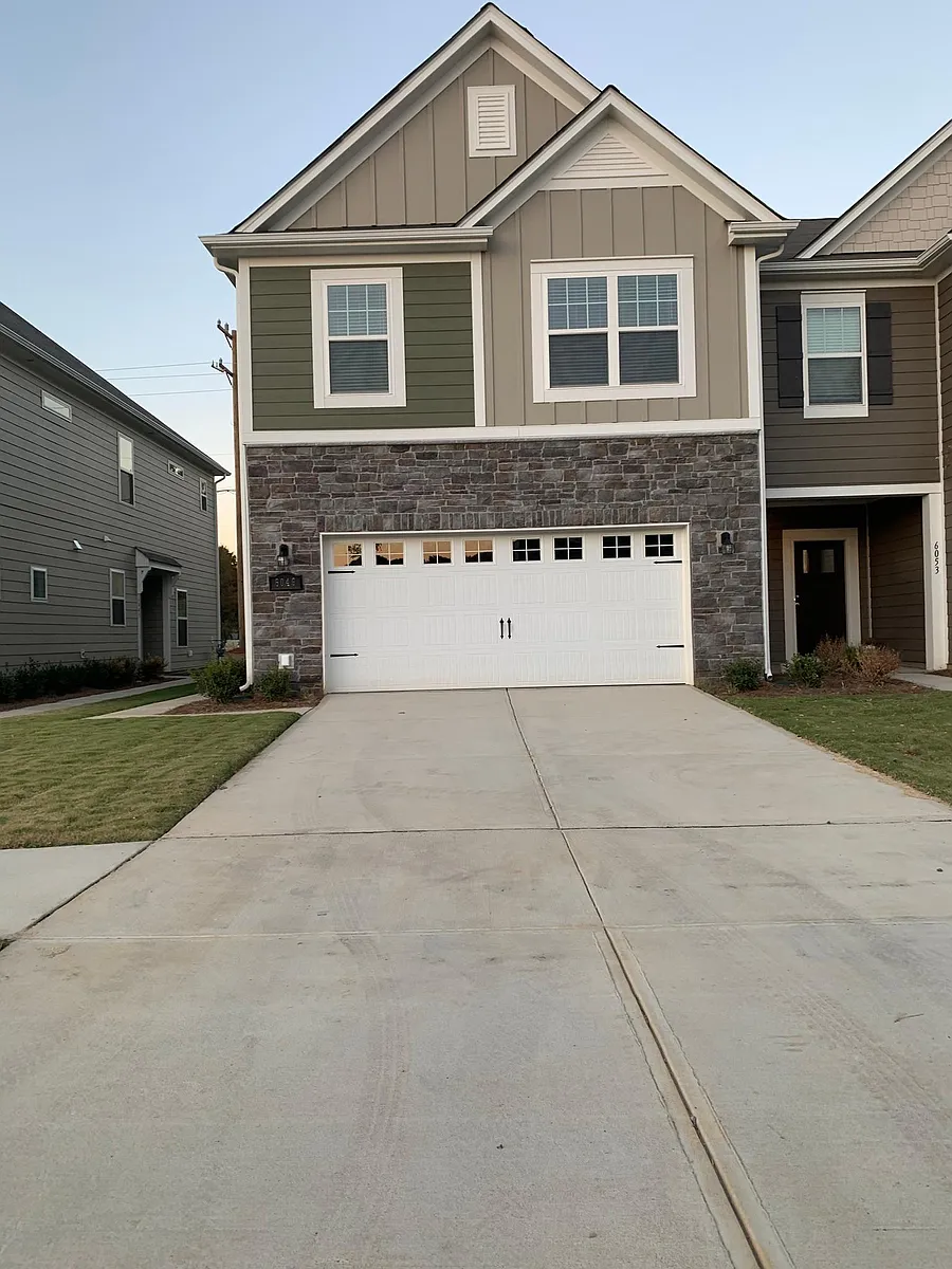 Building Photo - 8101 Ramsburg Dr
