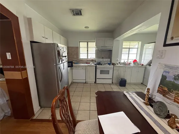 2447 Arthur St, Hollywood, FL 33020