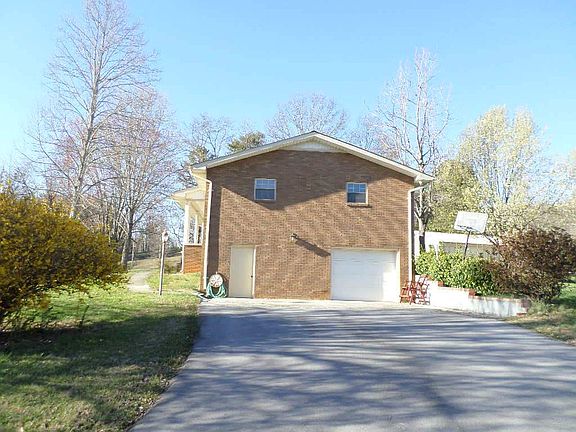 3rd image of 820 Josana Ln