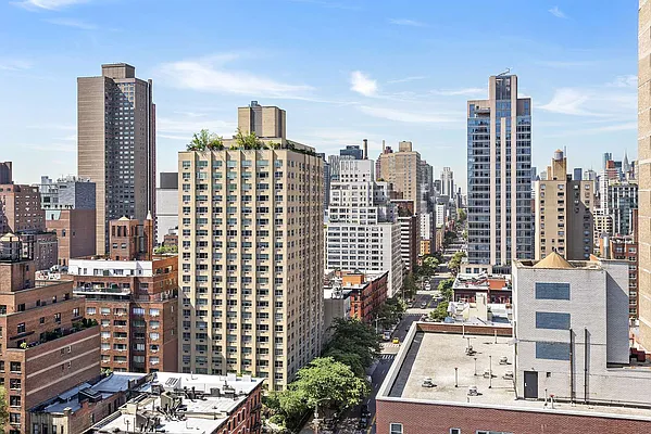 Sold by Compass | media 9