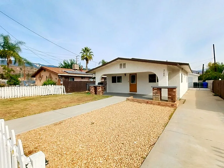 3189 Sanchez St — Photo 2