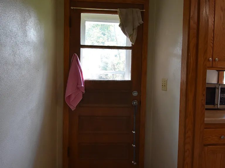 383 Queenan Ave S — Photo 16