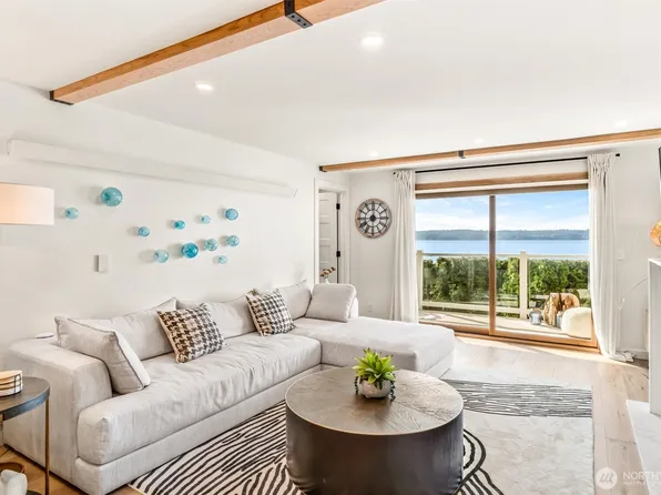 10203 47th Avenue SW #D2, Seattle, WA 98146