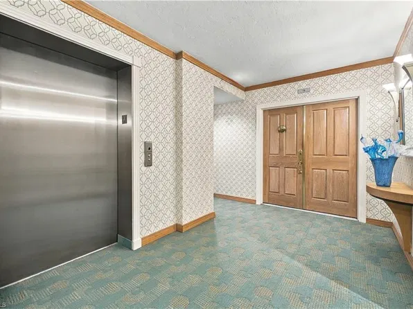 7515 Pelican Bay Blvd, Naples, FL