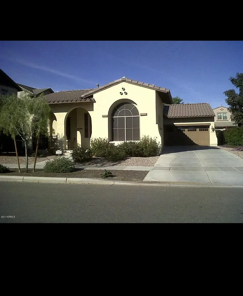 15390 W Old Oak Ln — Photo 3