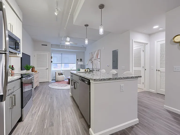 Gallery 118 — Photo 9