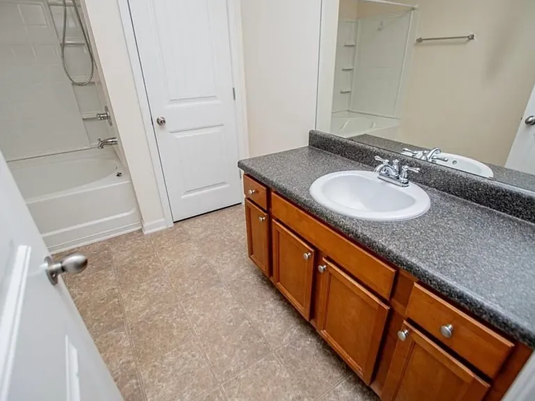 240 River Meadow Dr — Photo 4