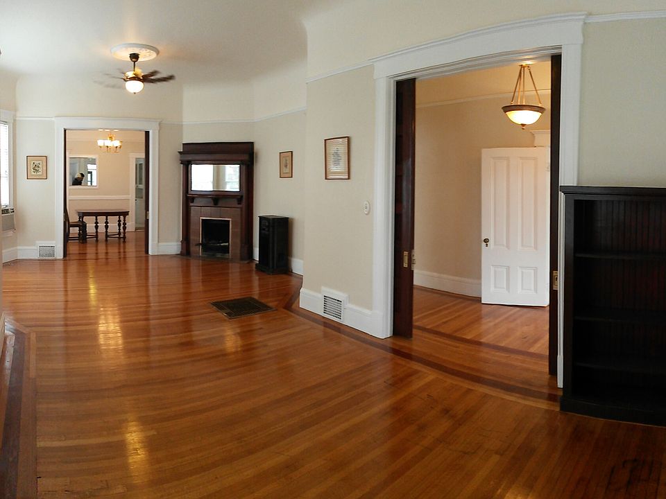 1st image of 27 W Poplar St