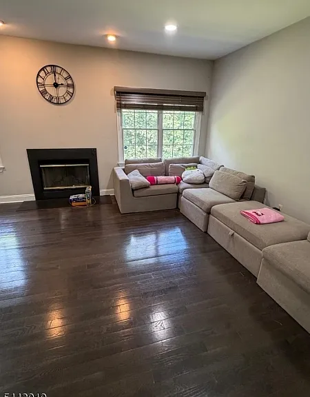 317 Raymound Blvd — Photo 3