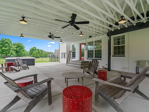 4th image of 507 Urlacher Dr