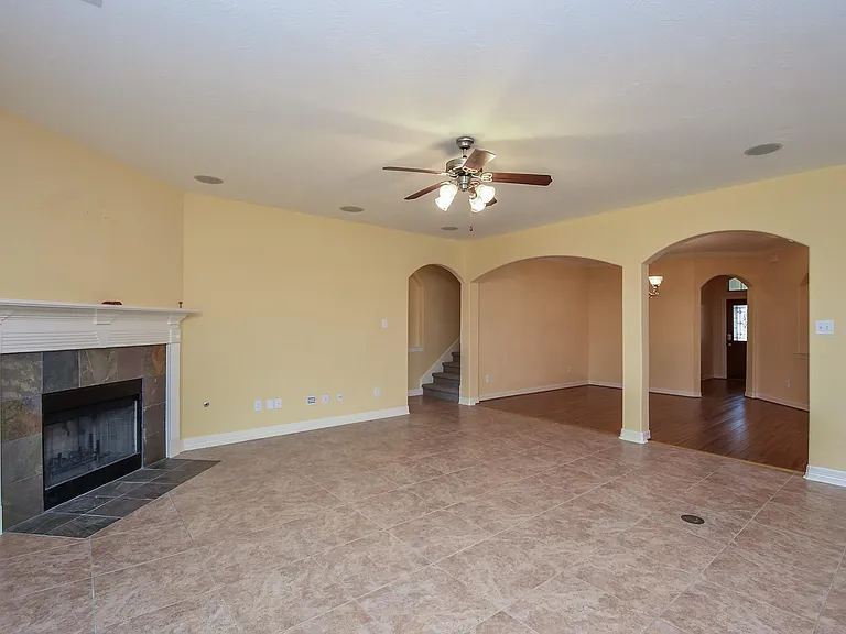25203 Oak Villa Dr — Photo 16