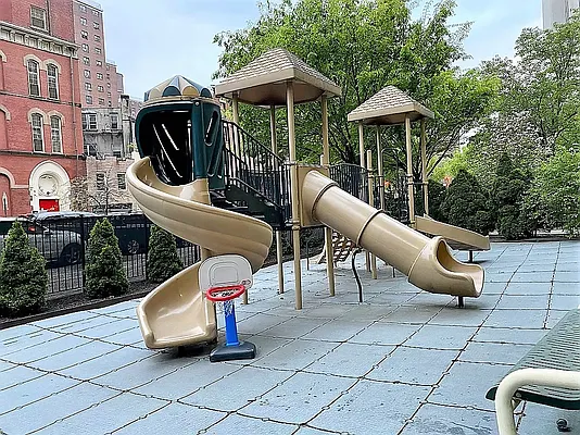 Sold by R New York | media 11