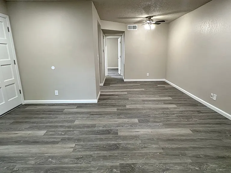Merit Manor Apartments — Photo 7
