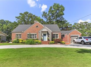 1422 Riverside Dr, Gainesville, GA 30501