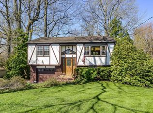 52 Commonwealth Ave, Red Bank, NJ 07701