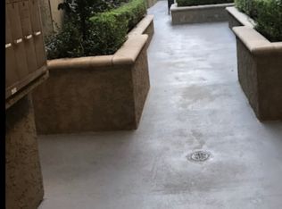 215 E Elmwood Ave #G, Burbank, CA 91502