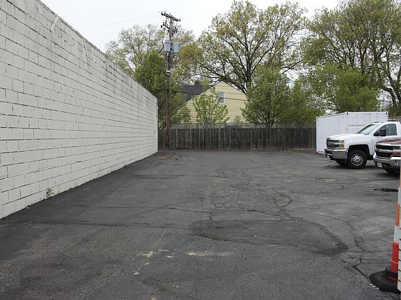 5th image of 4194 Rocky River Dr