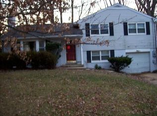 5935 Atteentee Rd, Springfield, VA 22150