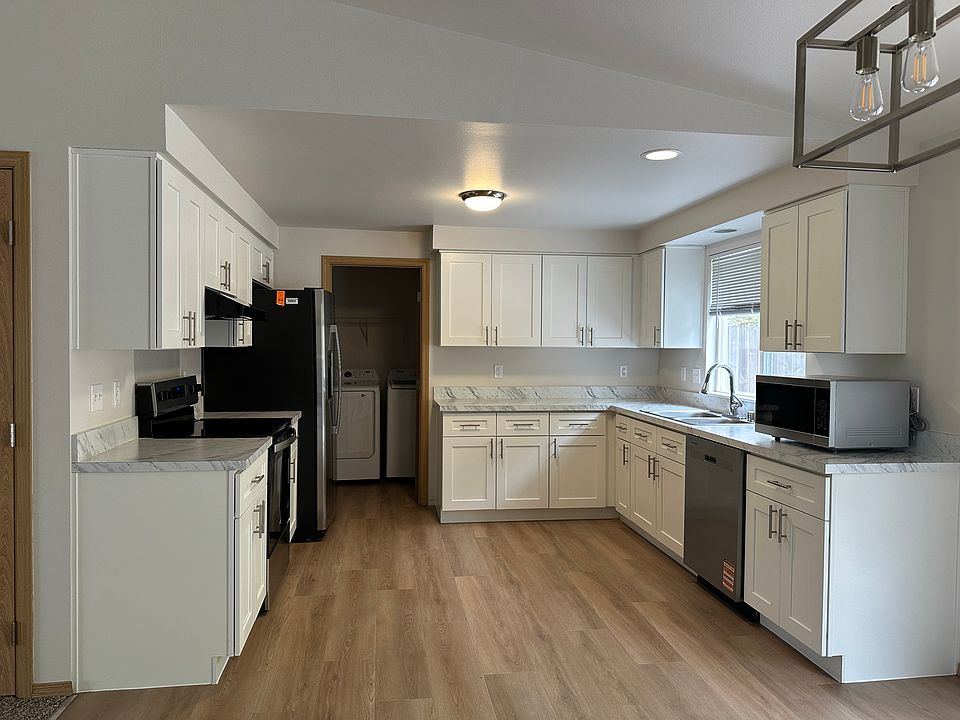 1st image of 5525 67th Ave NE #B