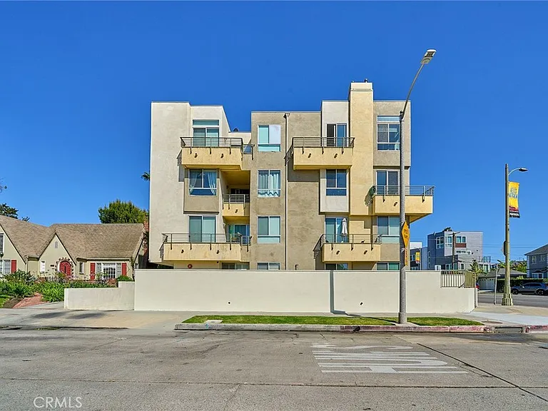 5525 W Olympic Blvd #202 — Photo 2