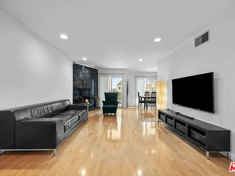 1515 S Beverly Dr #202 — Photo 2