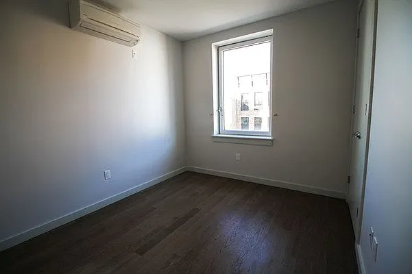 Rented by EXR | media 12